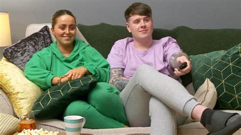 what time is gogglebox on channel 10 tonight